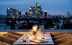 The Blasky Hotel & Rooftop