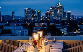 The Blasky Hotel & Rooftop